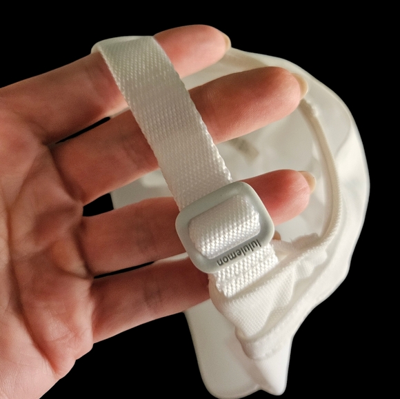 Lululemon fast and free running hat elite SOLD OUT and NWOT - Picture 4 of 8